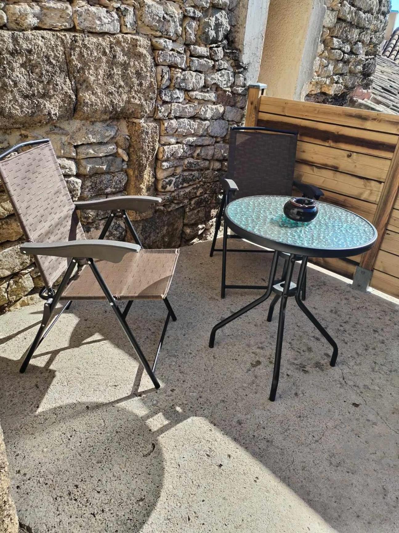 La Taniere Appartement Lagarde-Pareol Buitenkant foto